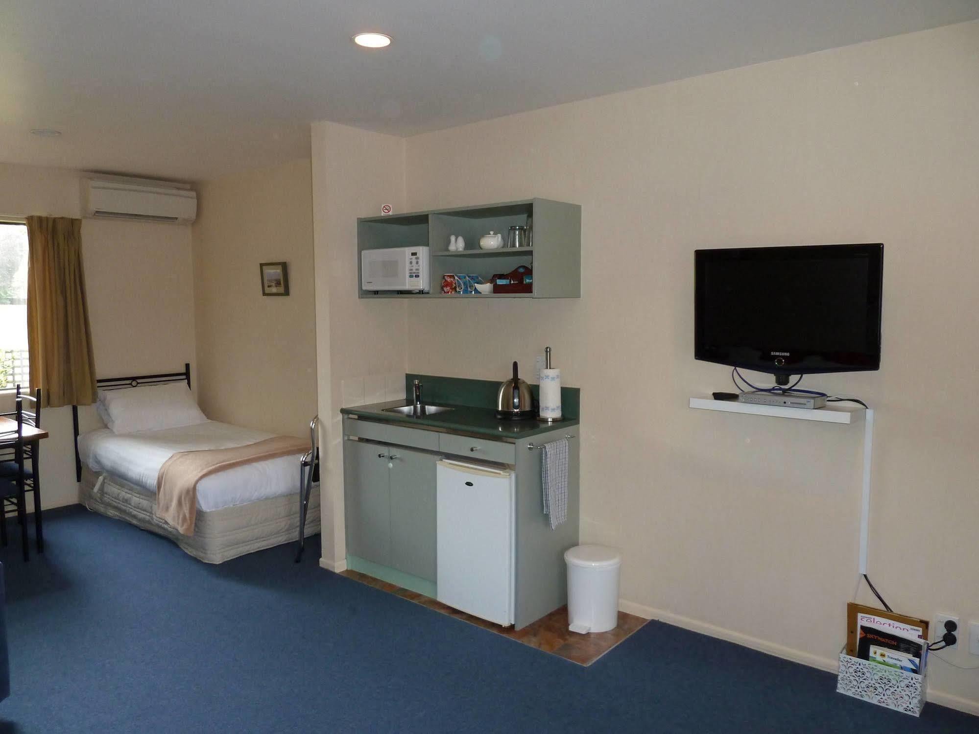 South Park Motel มาสเตอร์ตัน ภายนอก รูปภาพ