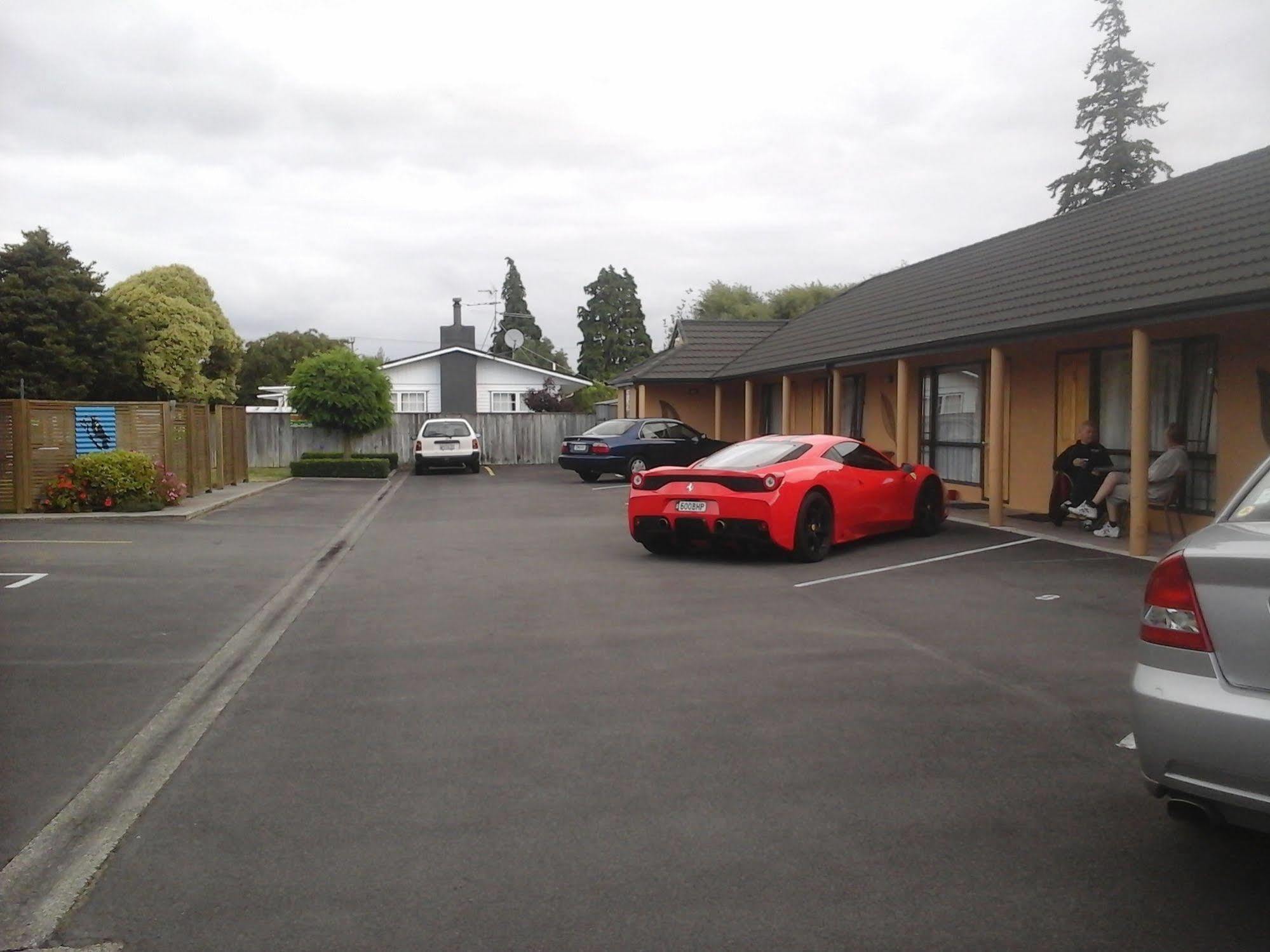 South Park Motel มาสเตอร์ตัน ภายนอก รูปภาพ