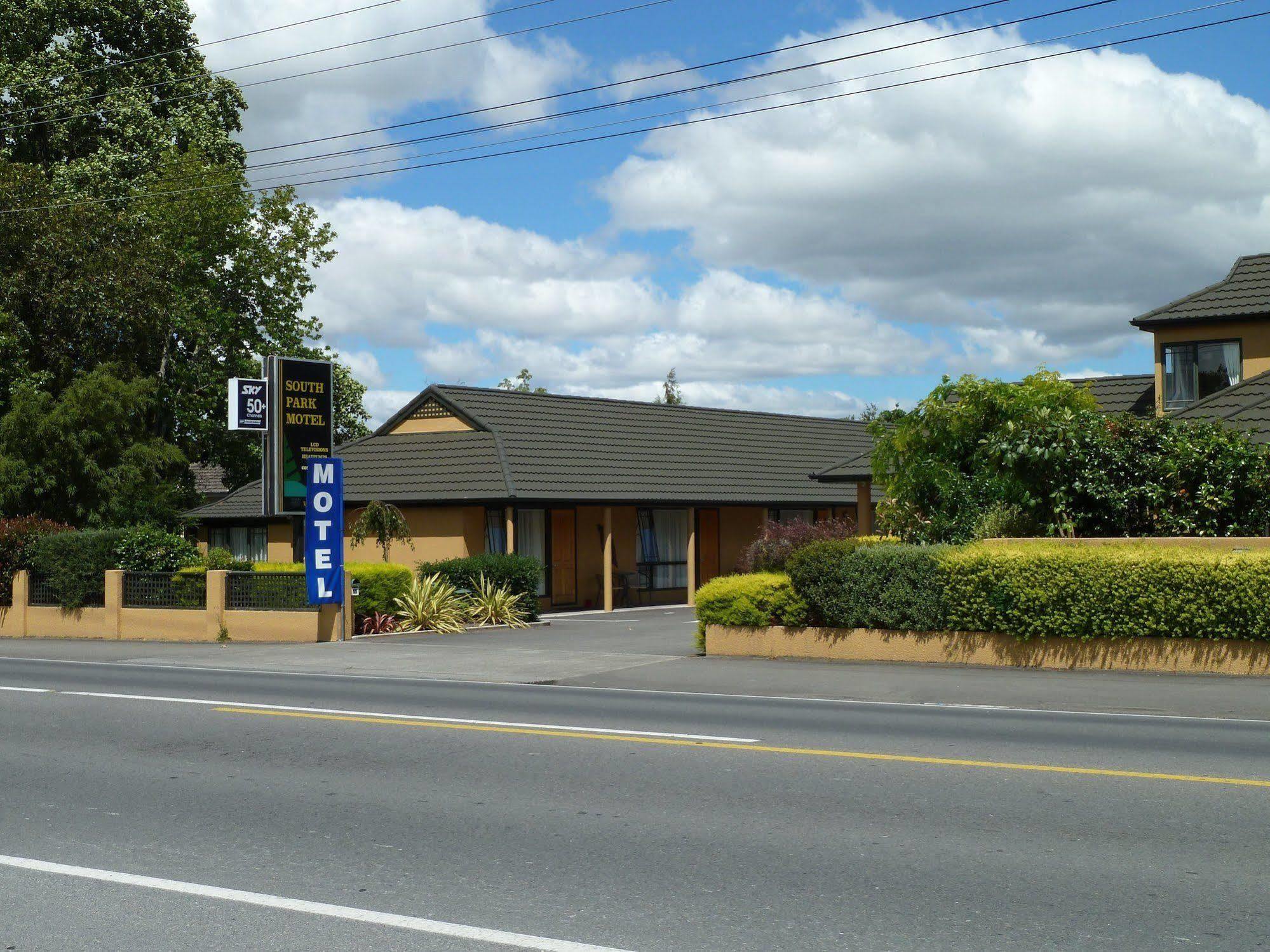 South Park Motel มาสเตอร์ตัน ภายนอก รูปภาพ