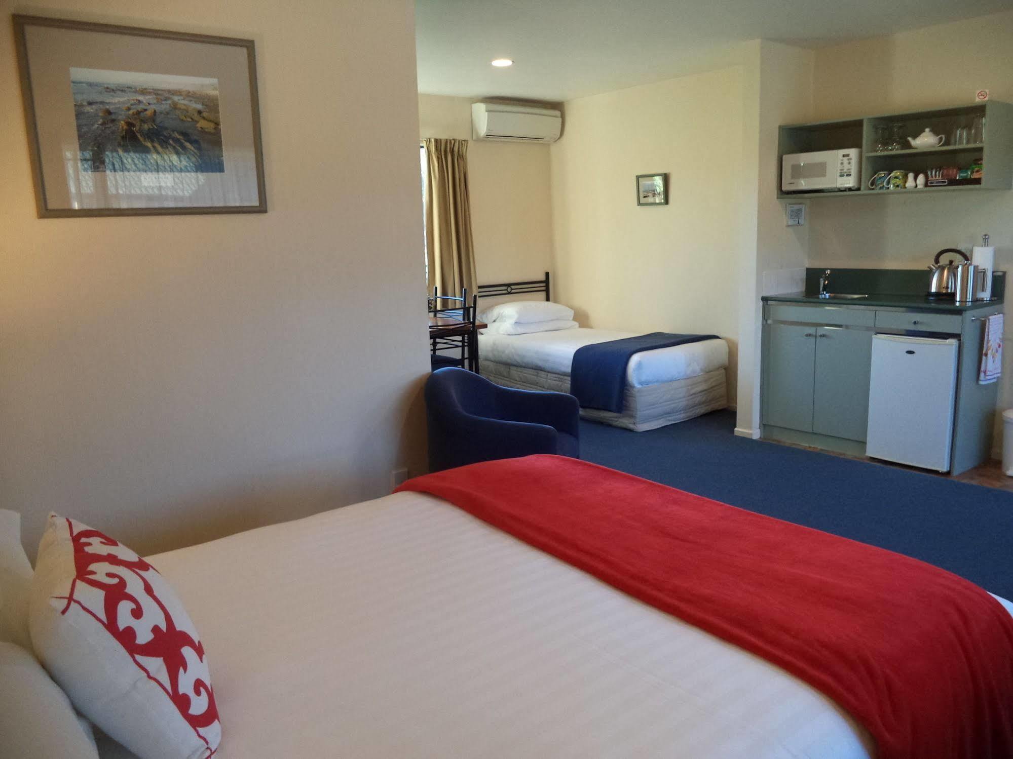 South Park Motel มาสเตอร์ตัน ภายนอก รูปภาพ